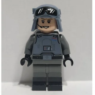General Maximillian Veers, Sand Blue Helmet with Visor, Black Boots